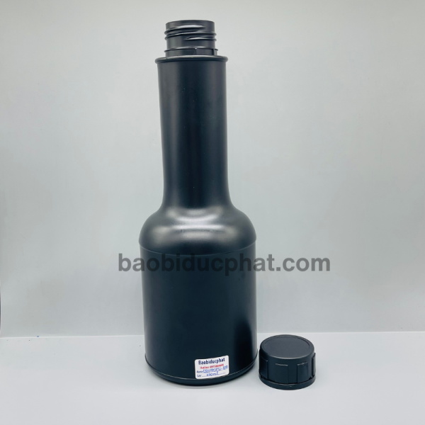 Chai nhựa HDPE dáng độc đáo 770ml màu đen