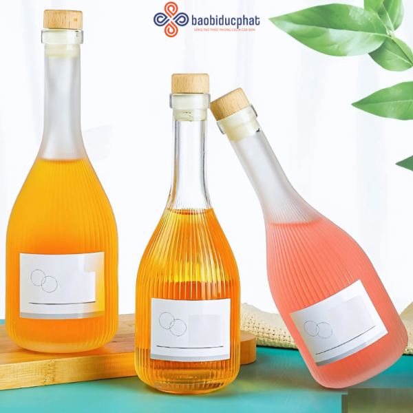 Chai rượu DP500 cổ dài sọc dọc trong suốt nút bần 500ml