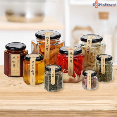 Kiểu dáng lục giác tạo điểm nhấn cho tổng thể sản phẩm
