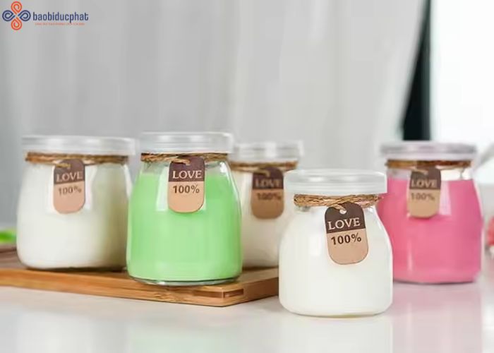 Tại sao nên dùng hũ thủy tinh đựng sữa chua trong sản xuất công nghiệp?