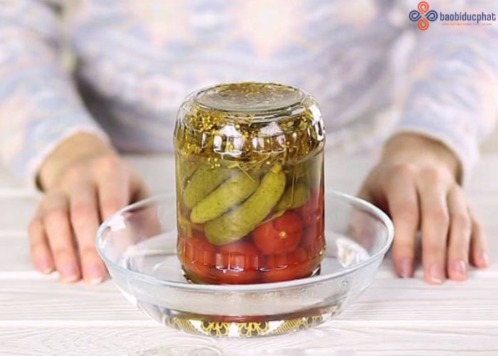 Cách mở hũ thủy tinh đơn giản tại nhà