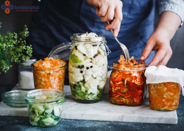 Dùng hũ thủy tinh muối dưa cà có an toàn không?