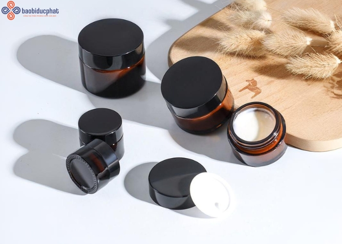 Hũ thủy tinh đựng mỹ phẩm – Giải pháp bao bì xanh cho ngành làm đẹp
